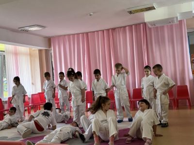 Представяне на групите по карате  4