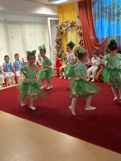 "Есенна свада" във 2"Б" група. 4