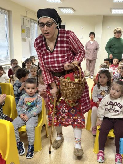"Баба Марта днес пристигна"  3