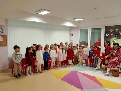 "Баба Марта днес пристигна"  9