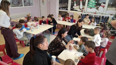 " Седмицата на коледните вълшебства" в първа "А" група  3