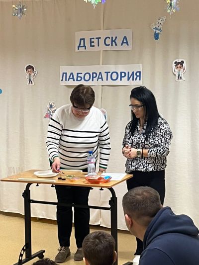 "Малки изследователи" във втора "А" група  1