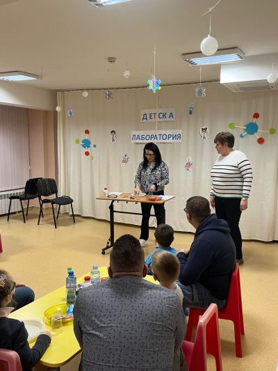 "Малки изследователи" във втора "А" група  6