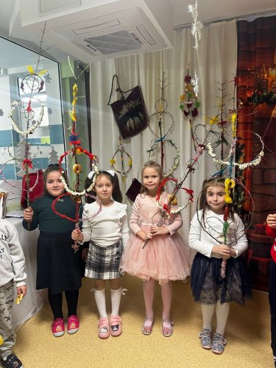 " Приказка за сурвачката" в четвърта "А" група  9