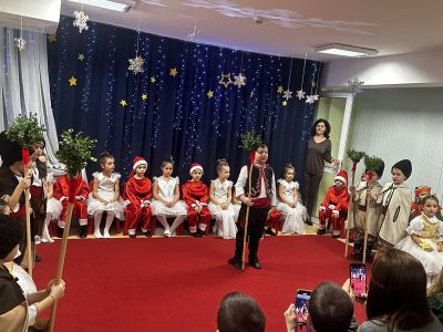 "Вълшебна Коледа" в четвърта "Б" група  1
