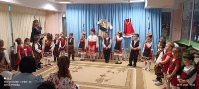 Открит урок на групата по народни танци  2